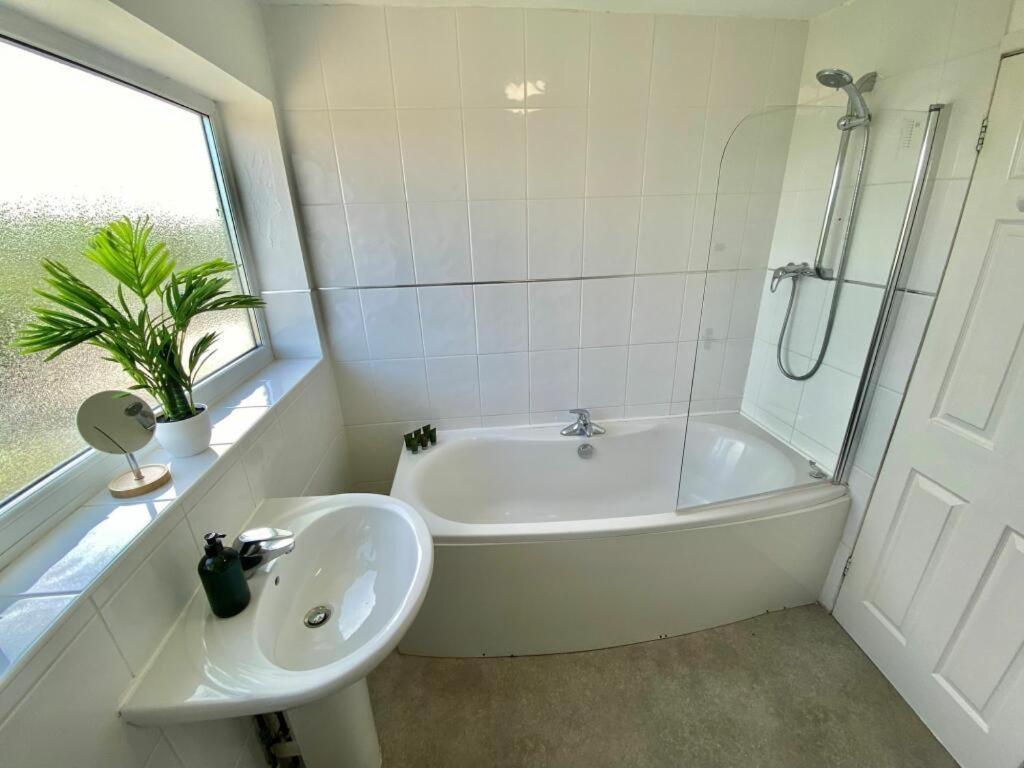 Coventry Huge 4Bed 2Bath Private Parking Nec By Empower Homes Eksteriør billede